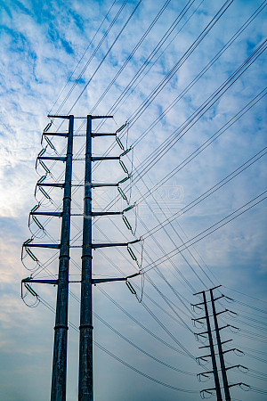 图怪兽摄影图素材 几何 线条 建筑 高压线 电线杆 蓝