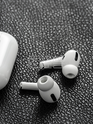 图怪兽原创元素 简约 黑 科技 耳机 蓝牙耳机 电子产品