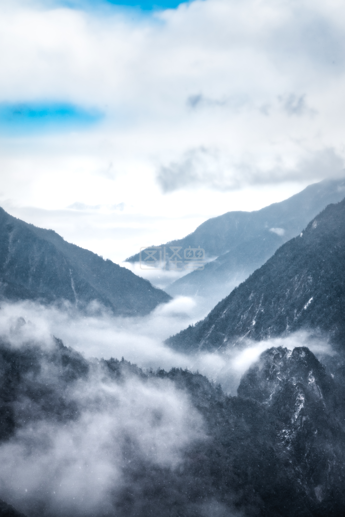 山间云雾 -背景素材图片-图怪兽