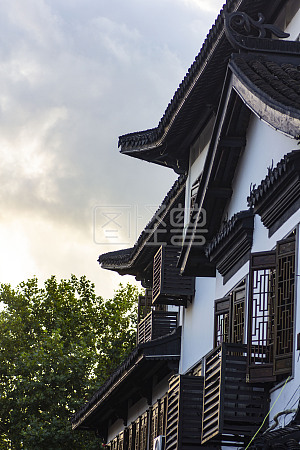 图怪兽原创摄影图古风建筑房子背景