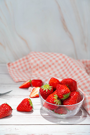 图怪兽原创元素唯美文艺早安水果草莓