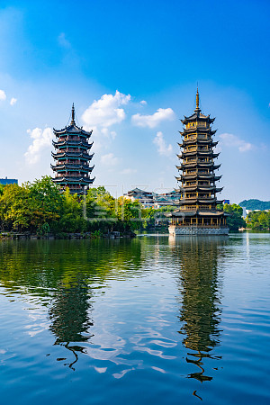 图怪兽原创元素桂林两江四湖日月双塔