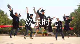 育儿家庭孩子欢笑草坪公众号封面模版
