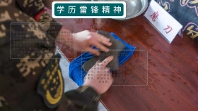 学雷锋电子奉献黑色古风手抄报