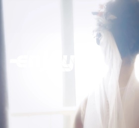 情感文艺伤感简约图片灰色调朋友圈封面