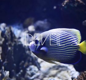 复古简约建筑朋友圈封面